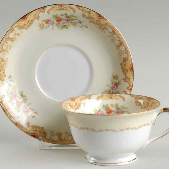 Hand Crafted Treasure Candle With Gemstones /Vintage Noritake Bone China Teacup - Picture 5 of 7